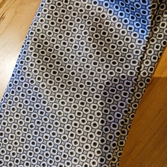 ELEGANT PIERRE CARDIN Paris 100% Silk Tie Made in USA EUC 4 x 57 - Picture 2 of 4